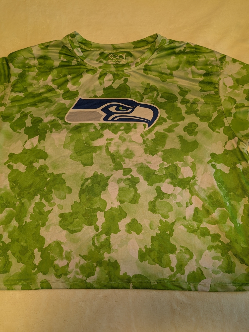 Women's Seattle Seahawks Green Camo Performance Crop Top